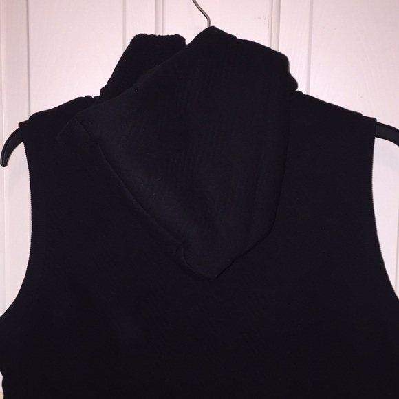 NWT Hooded Vest - Picture 3 of 5